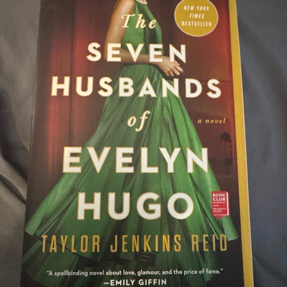 The Seven Husbands of Evelyn Hugo by Taylor Jenkins Reid - Green Cover Paperback